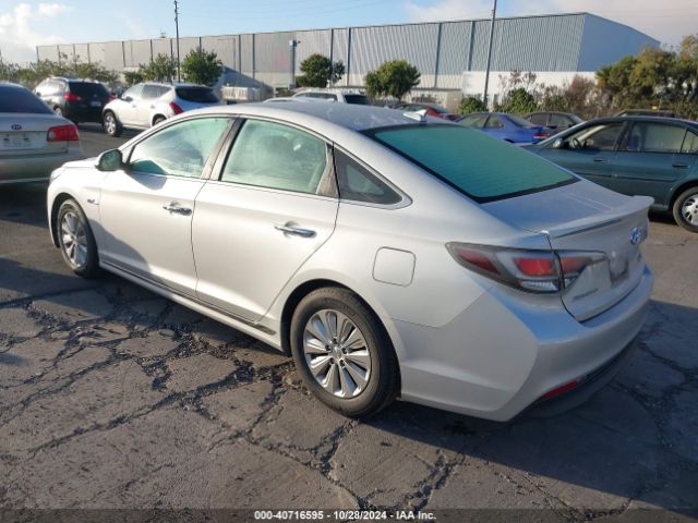 Photo 2 VIN: KMHE24L18GA014000 - HYUNDAI SONATA 