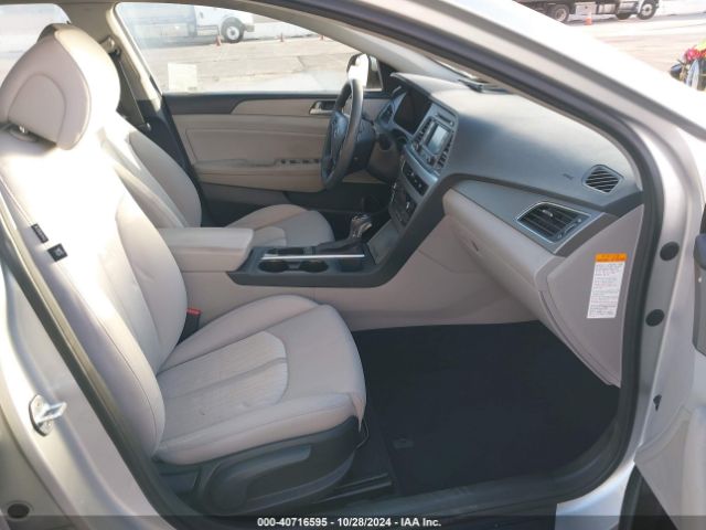 Photo 4 VIN: KMHE24L18GA014000 - HYUNDAI SONATA 