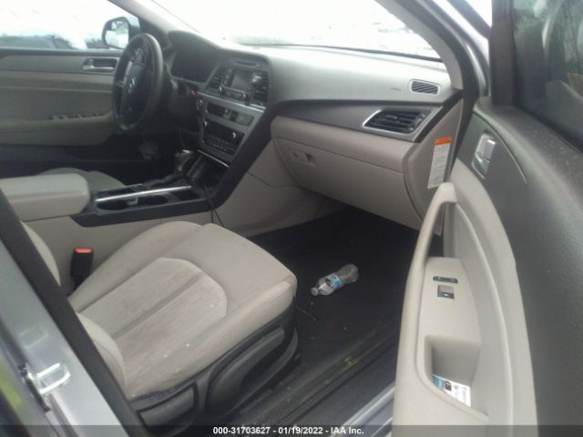 Photo 4 VIN: KMHE24L18GA016359 - HYUNDAI SONATA 