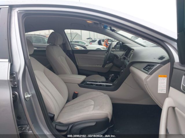 Photo 4 VIN: KMHE24L19GA009839 - HYUNDAI SONATA HYBRID 