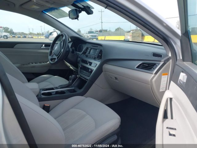 Photo 4 VIN: KMHE24L19GA011865 - HYUNDAI SONATA 