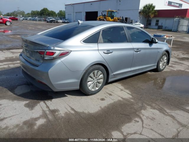 Photo 3 VIN: KMHE24L1XGA037388 - HYUNDAI SONATA 