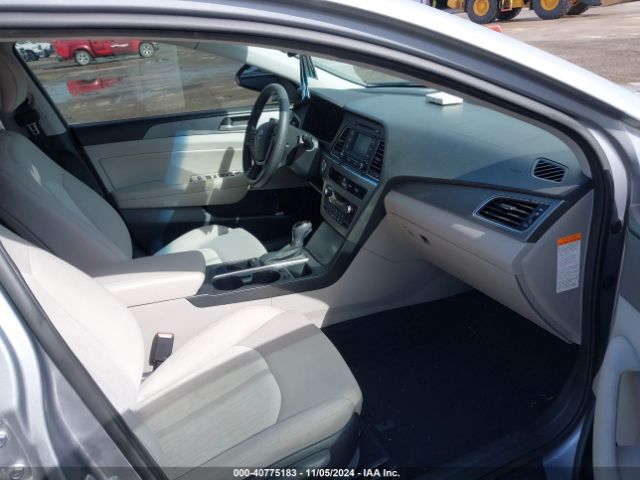 Photo 4 VIN: KMHE24L1XGA037388 - HYUNDAI SONATA 