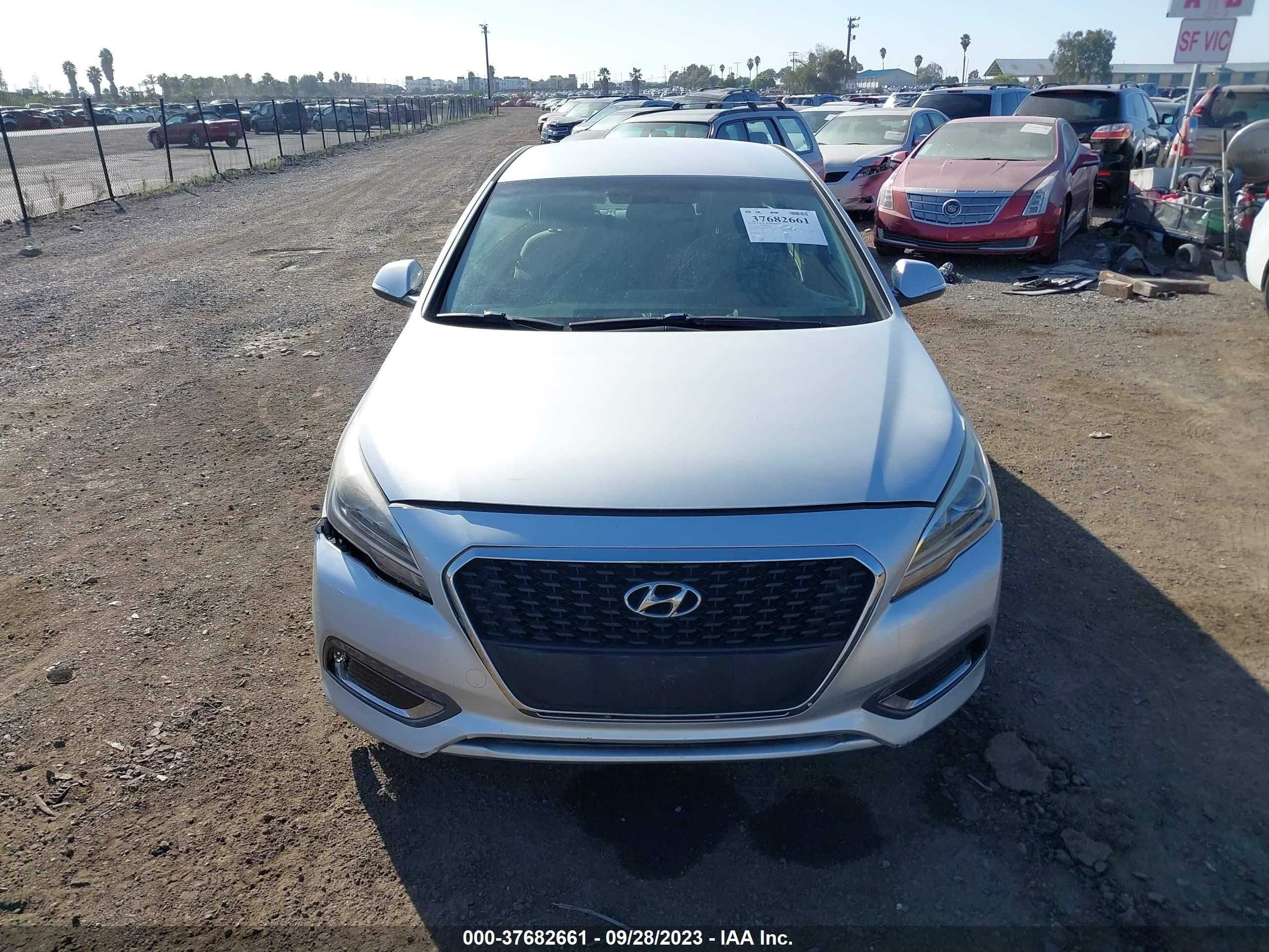 Photo 11 VIN: KMHE24L1XHA047713 - HYUNDAI SONATA 