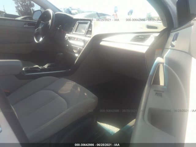 Photo 4 VIN: KMHE24L37KA088695 - HYUNDAI SONATA HYBRID 