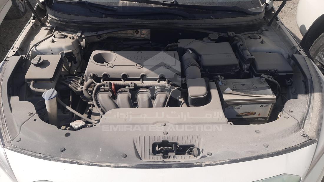 Photo 29 VIN: KMHE341G8GA209275 - HYUNDAI SONATA 