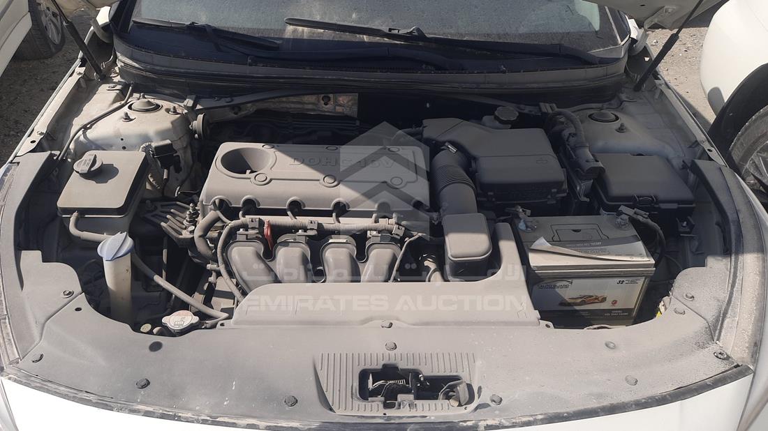 Photo 30 VIN: KMHE341G8GA209275 - HYUNDAI SONATA 