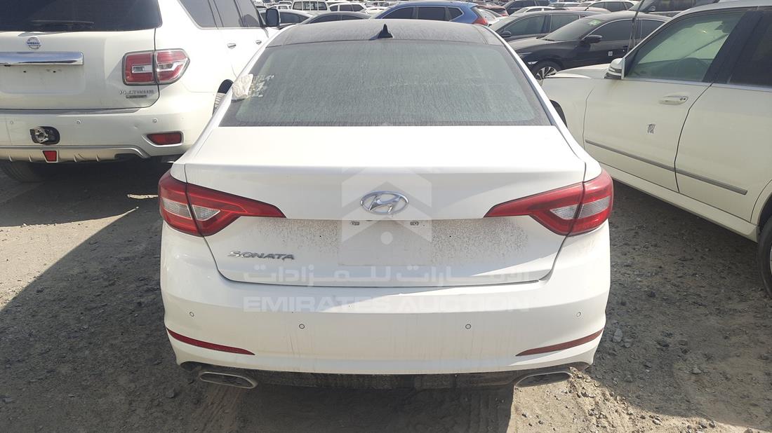 Photo 8 VIN: KMHE341G8GA209275 - HYUNDAI SONATA 