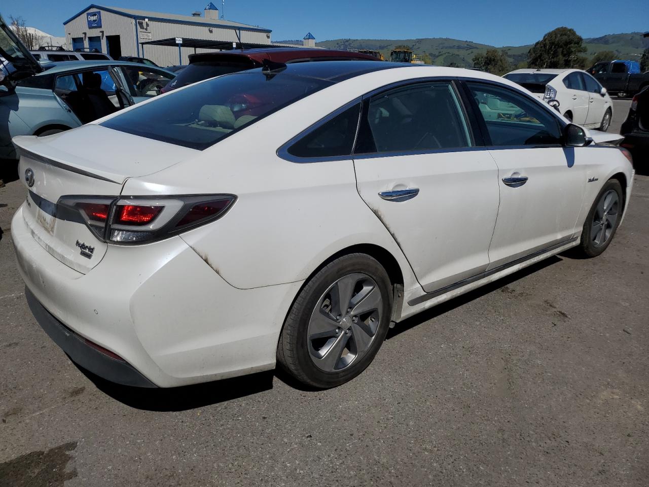 Photo 2 VIN: KMHE34L11GA028642 - HYUNDAI SONATA 