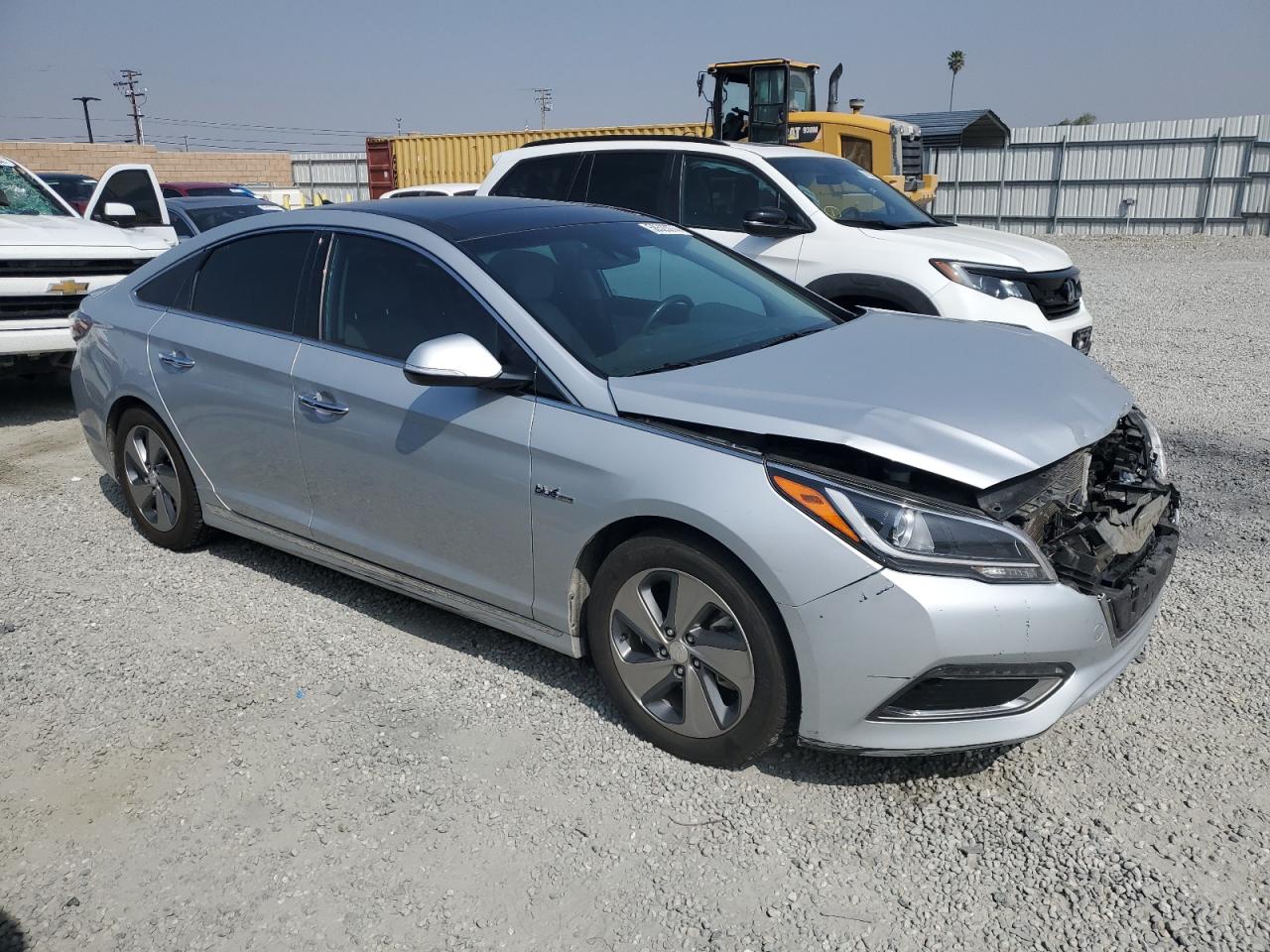 Photo 3 VIN: KMHE34L11HA057317 - HYUNDAI SONATA 