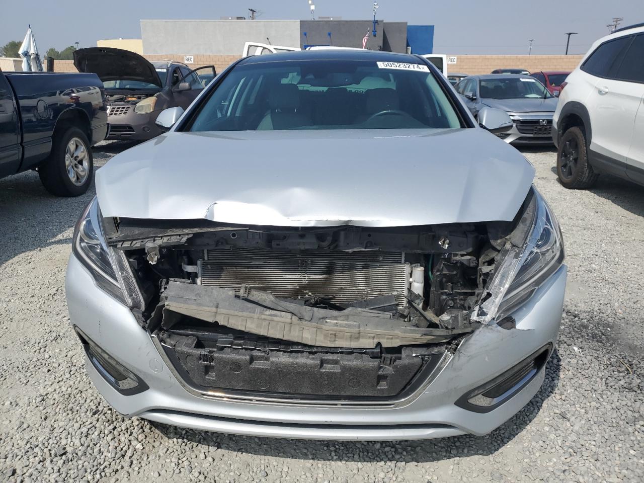 Photo 4 VIN: KMHE34L11HA057317 - HYUNDAI SONATA 