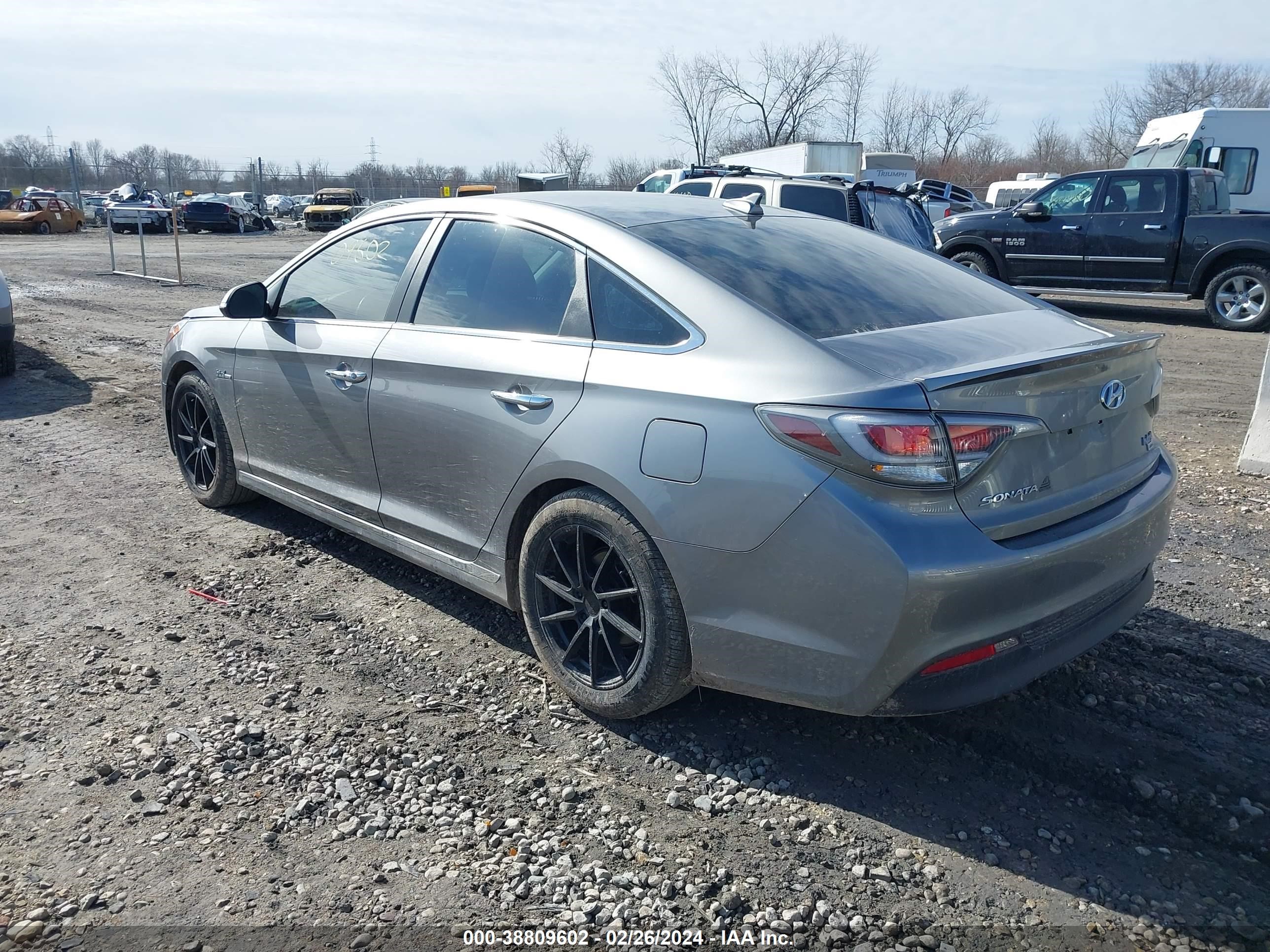 Photo 2 VIN: KMHE34L12HA055964 - HYUNDAI SONATA 