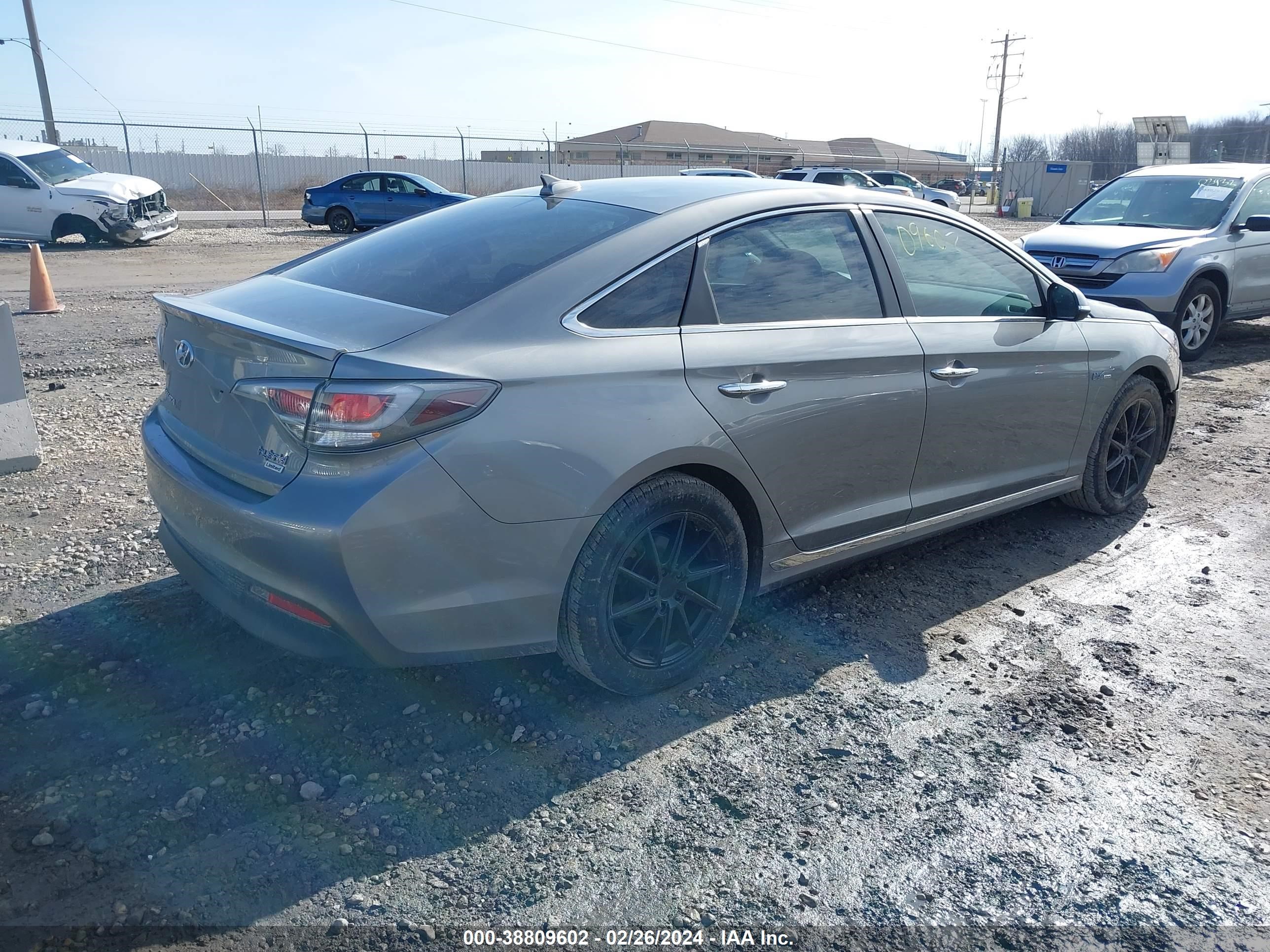 Photo 3 VIN: KMHE34L12HA055964 - HYUNDAI SONATA 