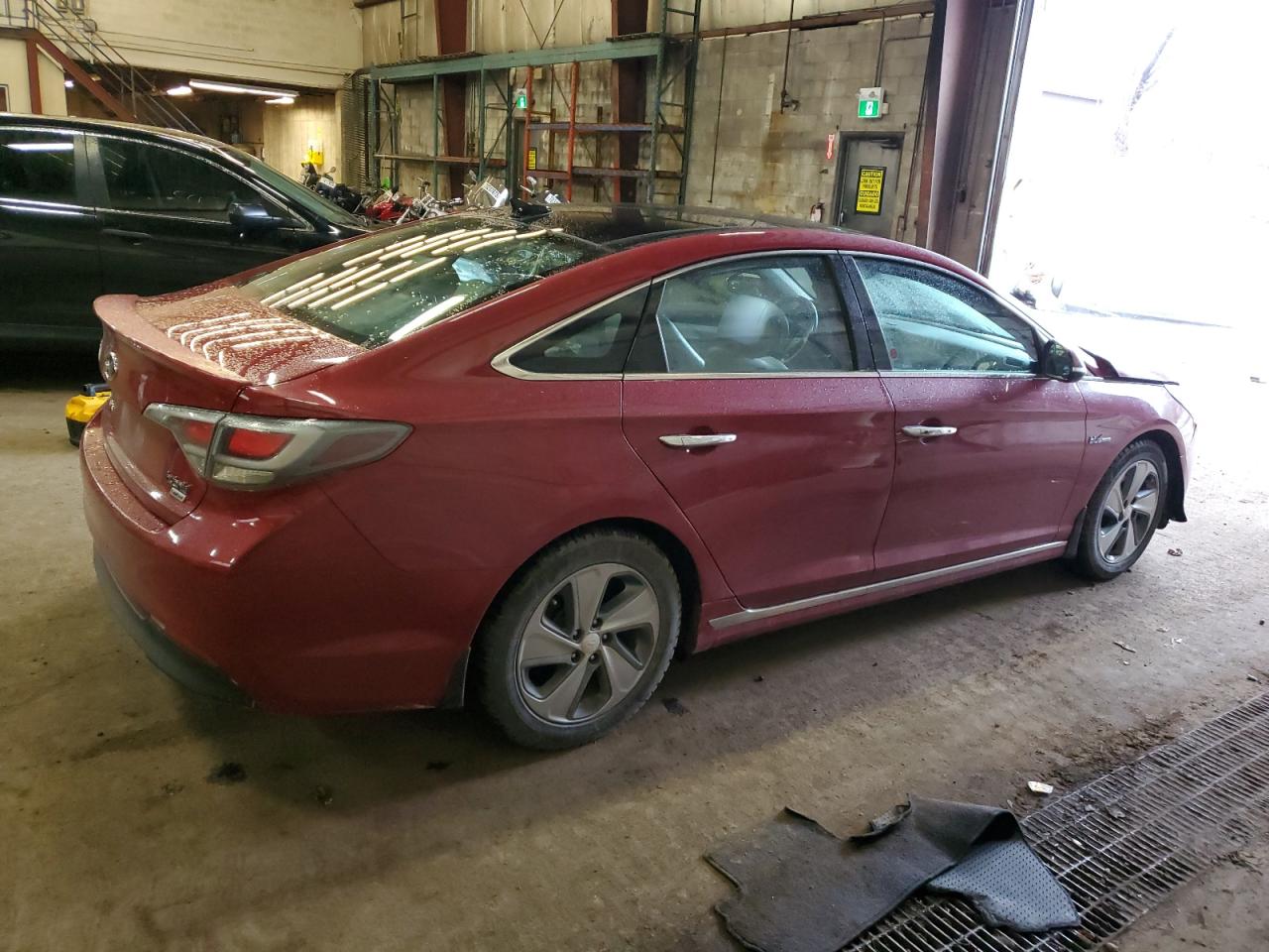 Photo 2 VIN: KMHE34L14GA008238 - HYUNDAI SONATA 