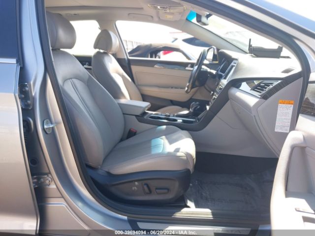 Photo 4 VIN: KMHE34L14GA009423 - HYUNDAI SONATA 