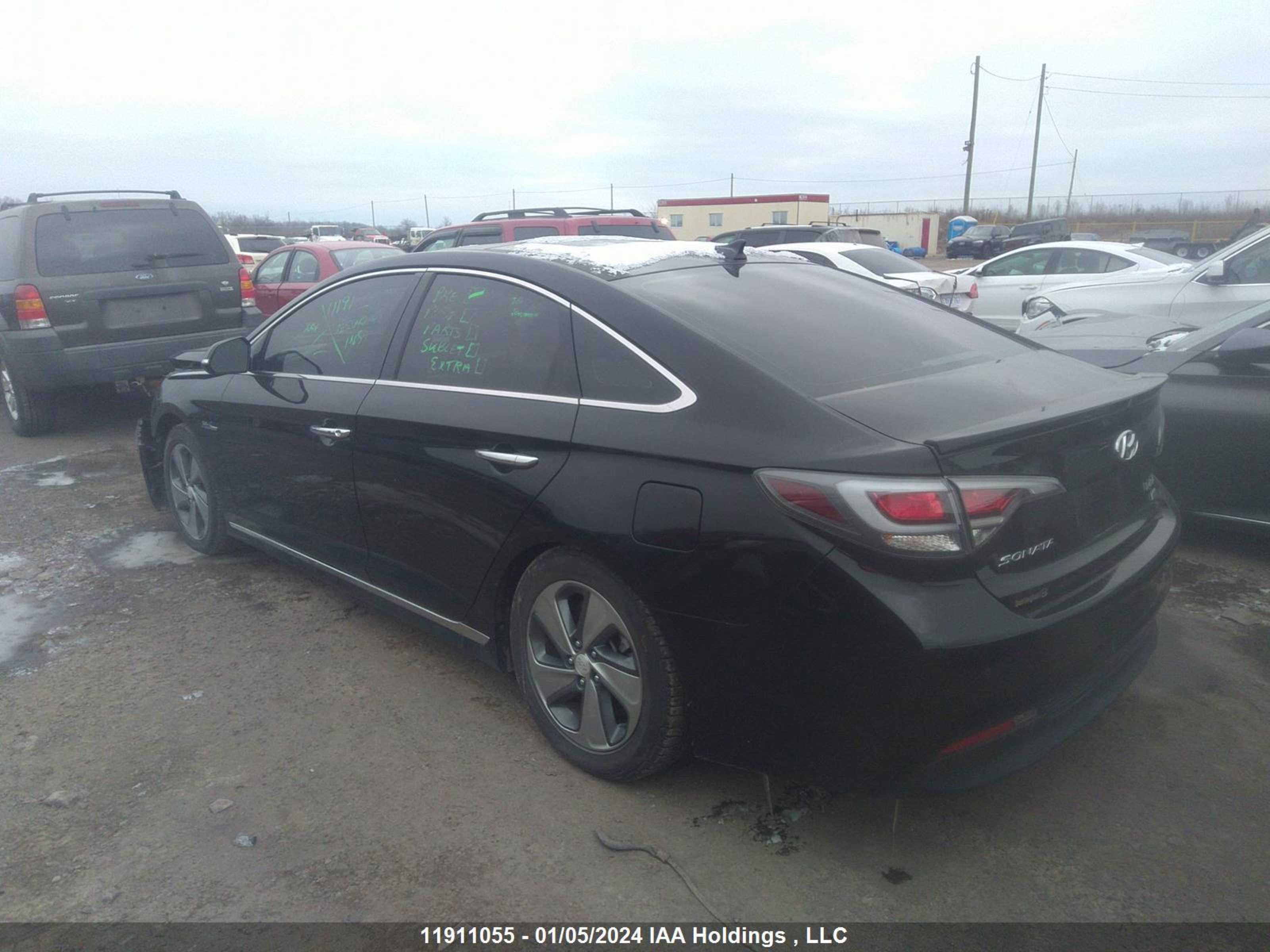 Photo 2 VIN: KMHE34L19GA014651 - HYUNDAI SONATA 