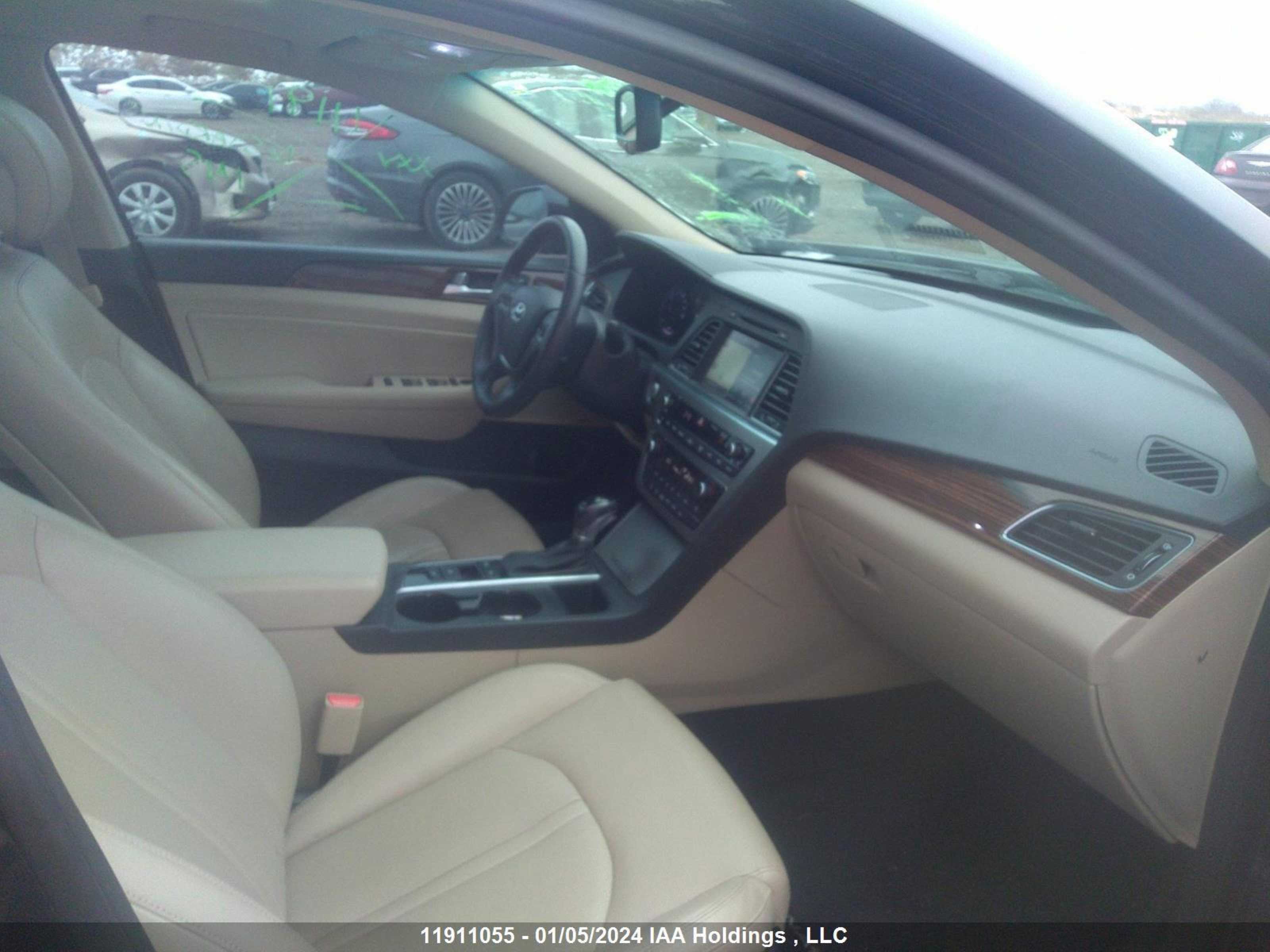 Photo 4 VIN: KMHE34L19GA014651 - HYUNDAI SONATA 