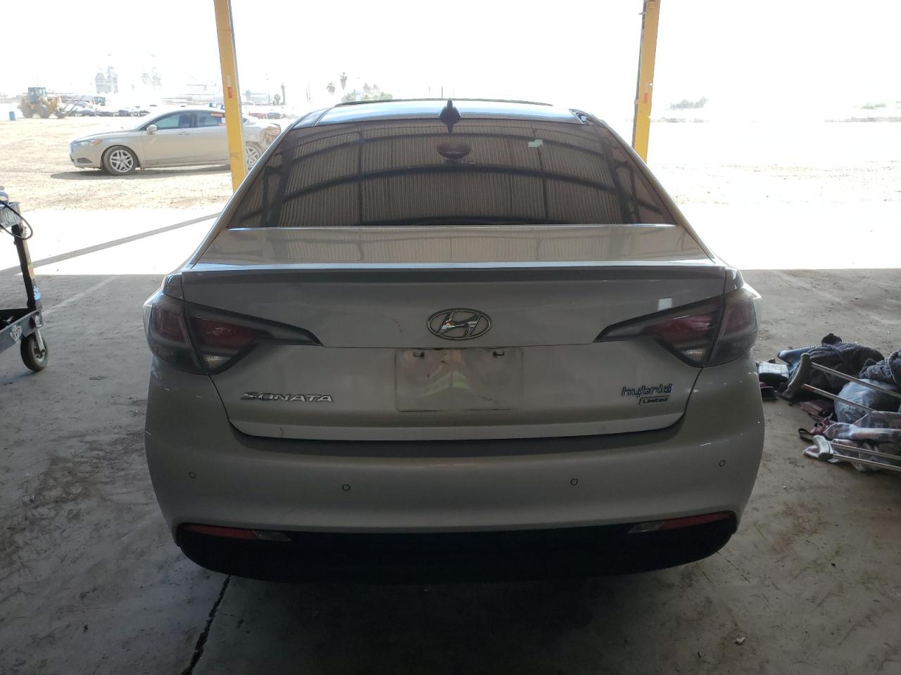 Photo 5 VIN: KMHE34L19GA028176 - HYUNDAI SONATA 