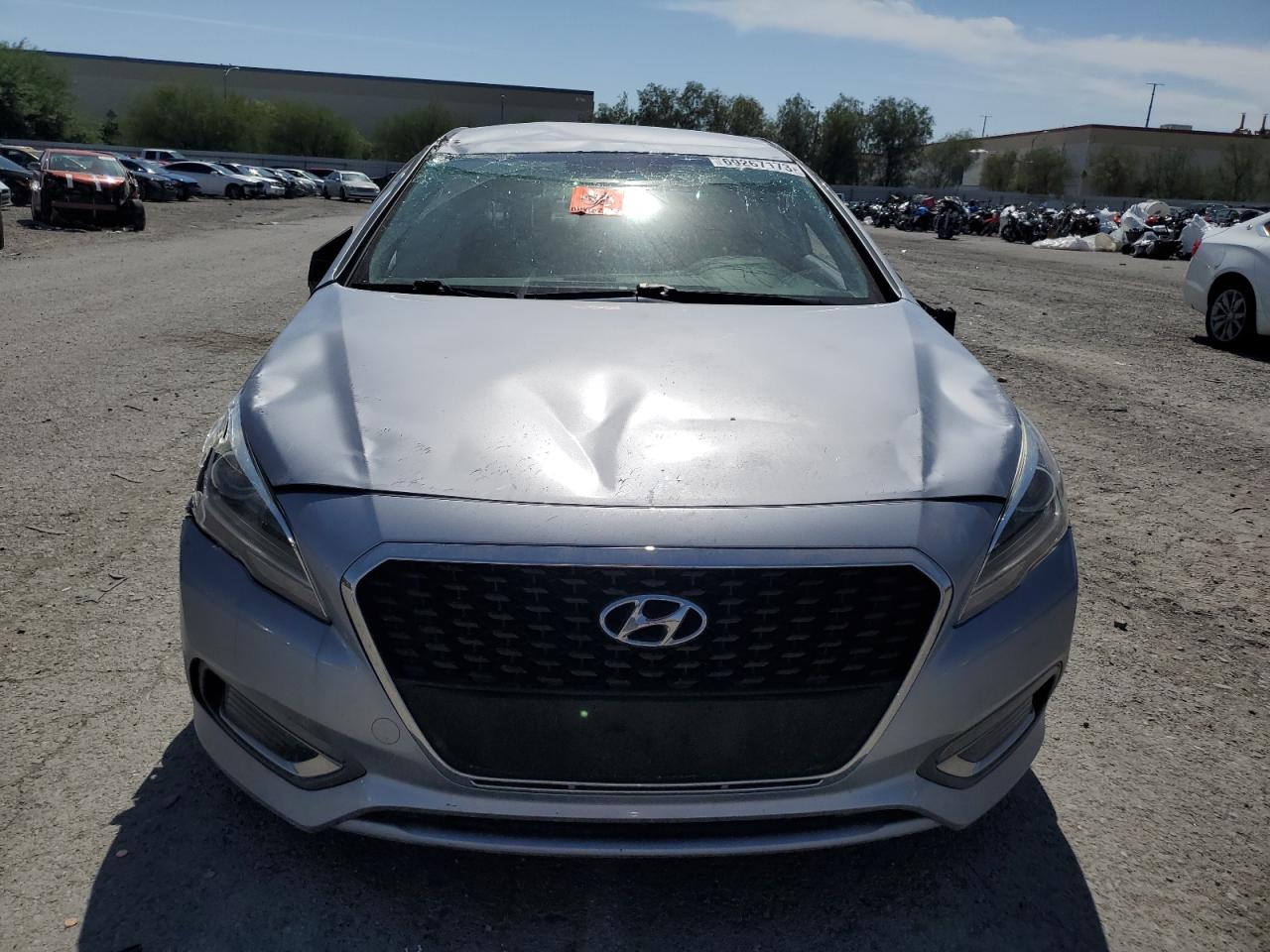 Photo 4 VIN: KMHE34L19HA047957 - HYUNDAI SONATA 