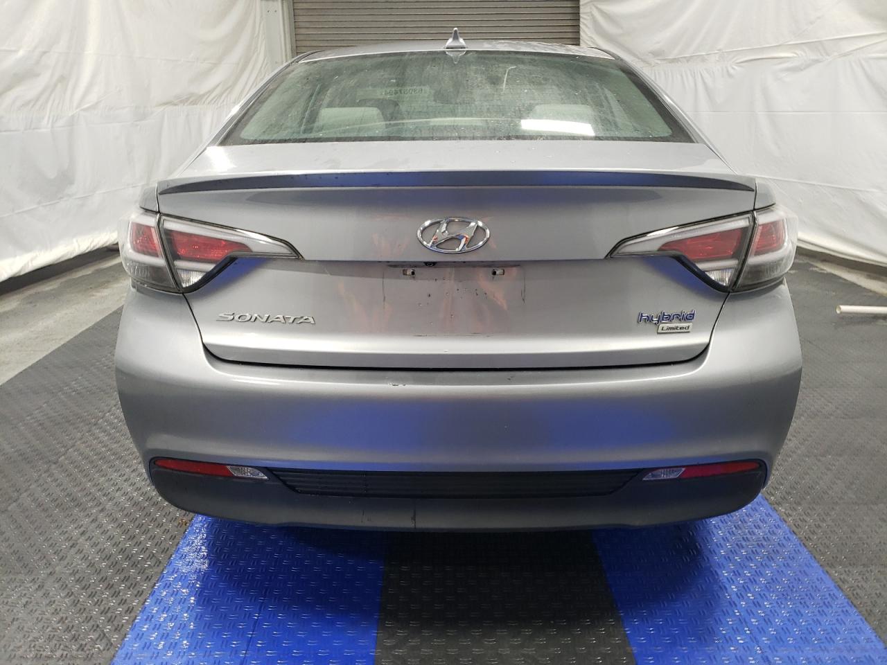 Photo 5 VIN: KMHE34L1XGA008521 - HYUNDAI SONATA 