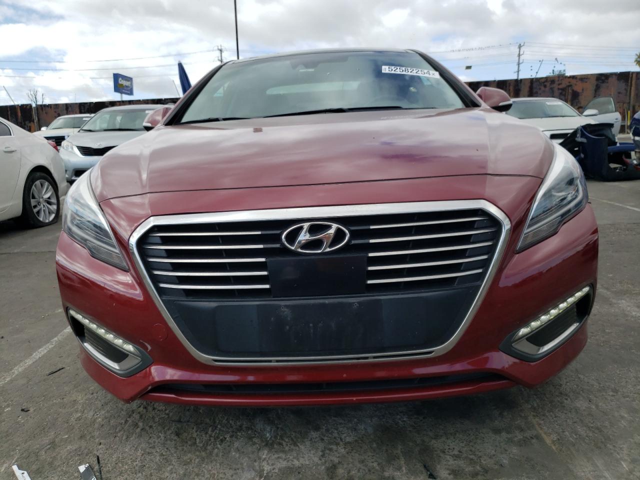 Photo 4 VIN: KMHE34L1XGA026730 - HYUNDAI SONATA 