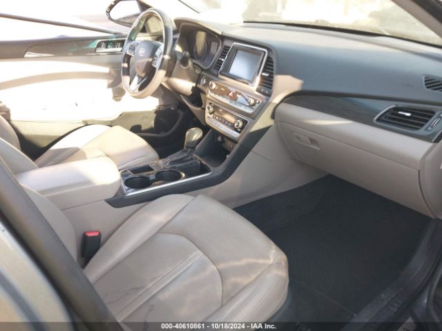 Photo 4 VIN: KMHE34L33JA082372 - HYUNDAI SONATA 