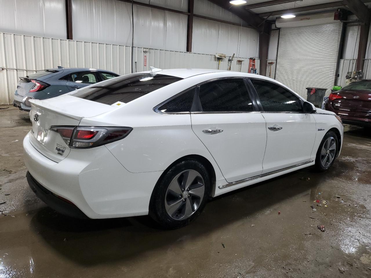 Photo 2 VIN: KMHE34L37HA065276 - HYUNDAI SONATA 