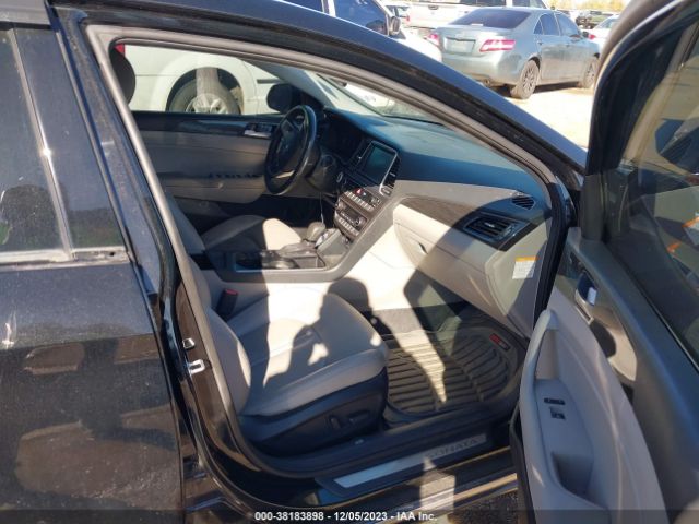 Photo 4 VIN: KMHE34L3XJA083468 - HYUNDAI SONATA 