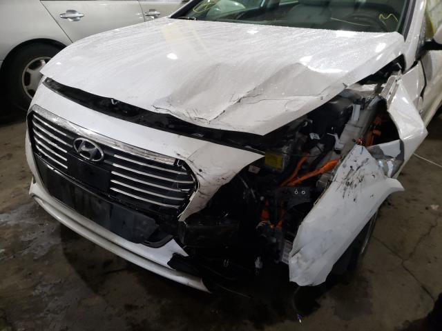 Photo 8 VIN: KMHE54L2XGA035611 - HYUNDAI SONATA 