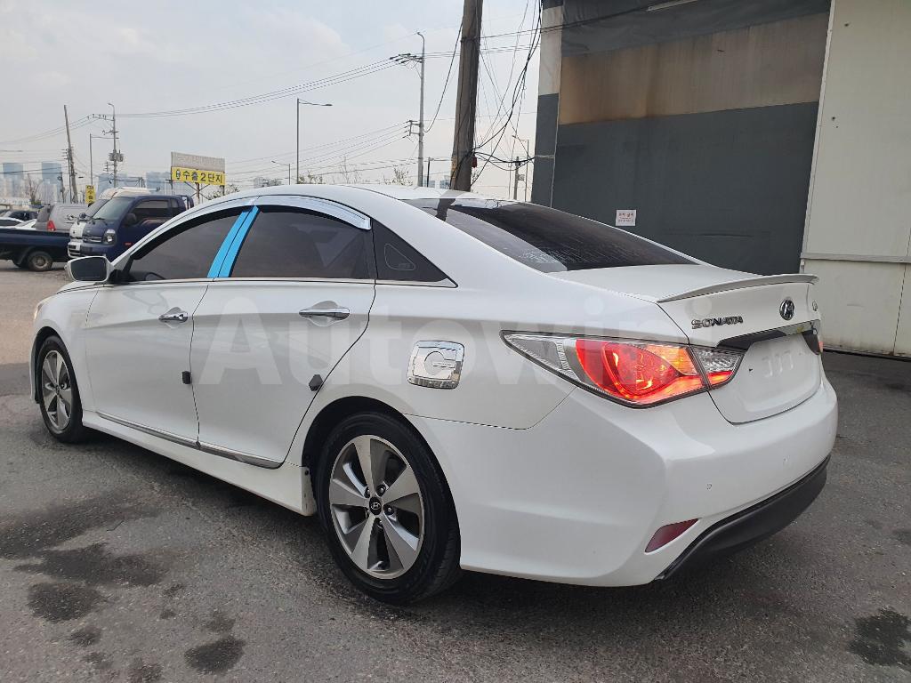 Photo 6 VIN: KMHEB415BCA054024 - HYUNDAI SONATA HYBRID 