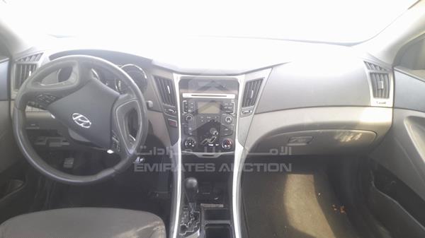 Photo 16 VIN: KMHEB41C0CA403874 - HYUNDAI SONATA 