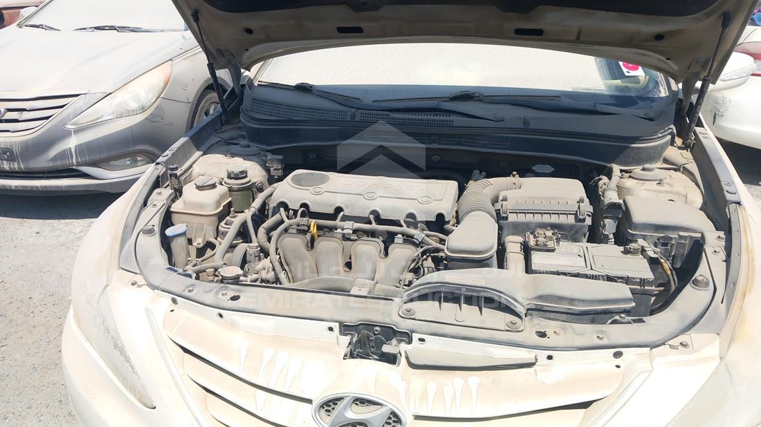 Photo 25 VIN: KMHEB41C1CA453943 - HYUNDAI SONATA 