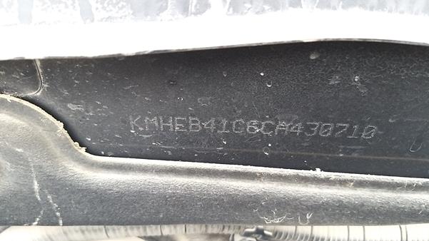 Photo 4 VIN: KMHEB41C6CA430710 - HYUNDAI SONATA 