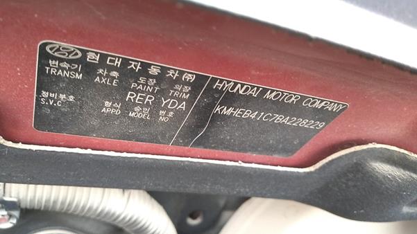 Photo 3 VIN: KMHEB41C7BA228229 - HYUNDAI SONATA 