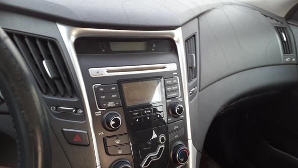 Photo 17 VIN: KMHEB41C8CA314702 - HYUNDAI SONATA 