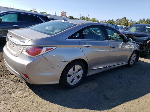 Photo 2 VIN: KMHEC4A40BA005441 - HYUNDAI SONATA HYB 