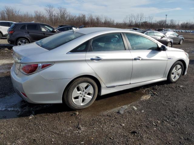 Photo 2 VIN: KMHEC4A40BA006413 - HYUNDAI SONATA 