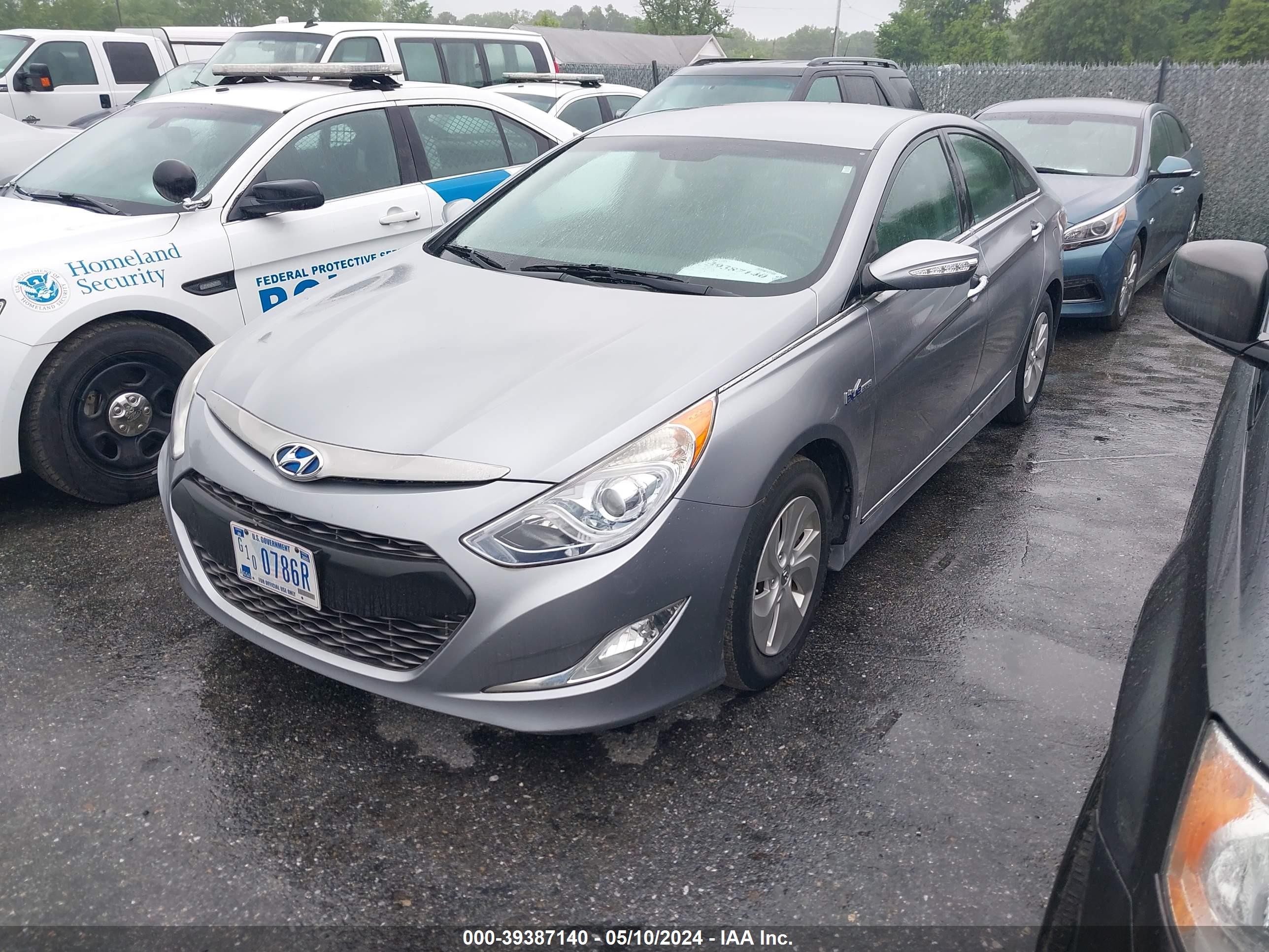 Photo 1 VIN: KMHEC4A40FA139260 - HYUNDAI SONATA 