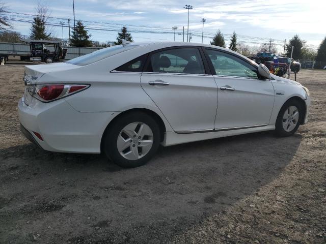 Photo 2 VIN: KMHEC4A41BA000524 - HYUNDAI SONATA 