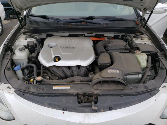 Photo 6 VIN: KMHEC4A41BA000586 - HYUNDAI SONATA HYB 