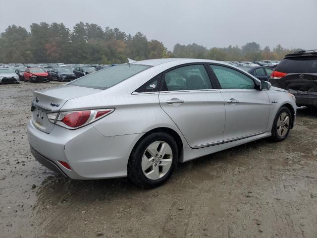 Photo 2 VIN: KMHEC4A41BA006324 - HYUNDAI SONATA HYB 