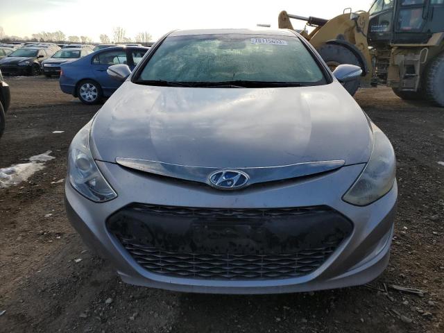 Photo 4 VIN: KMHEC4A41BA017243 - HYUNDAI SONATA 