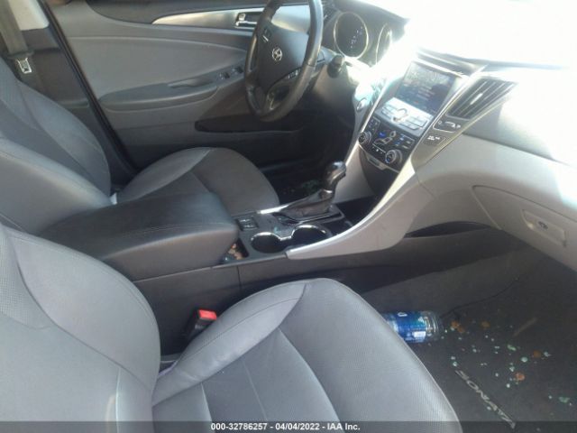 Photo 4 VIN: KMHEC4A41CA020404 - HYUNDAI SONATA 