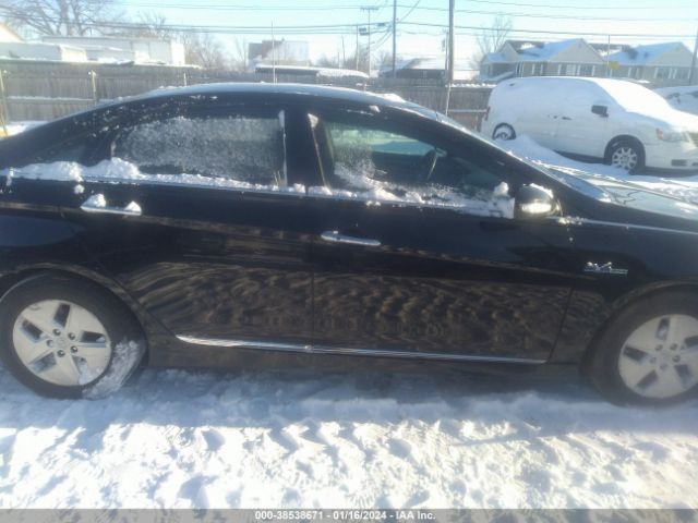 Photo 4 VIN: KMHEC4A41CA037719 - HYUNDAI SONATA HYBRID 