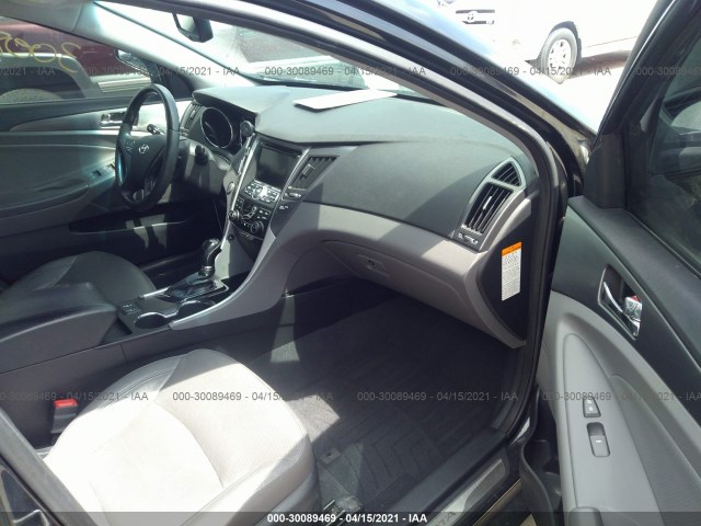 Photo 4 VIN: KMHEC4A41CA046100 - HYUNDAI SONATA 