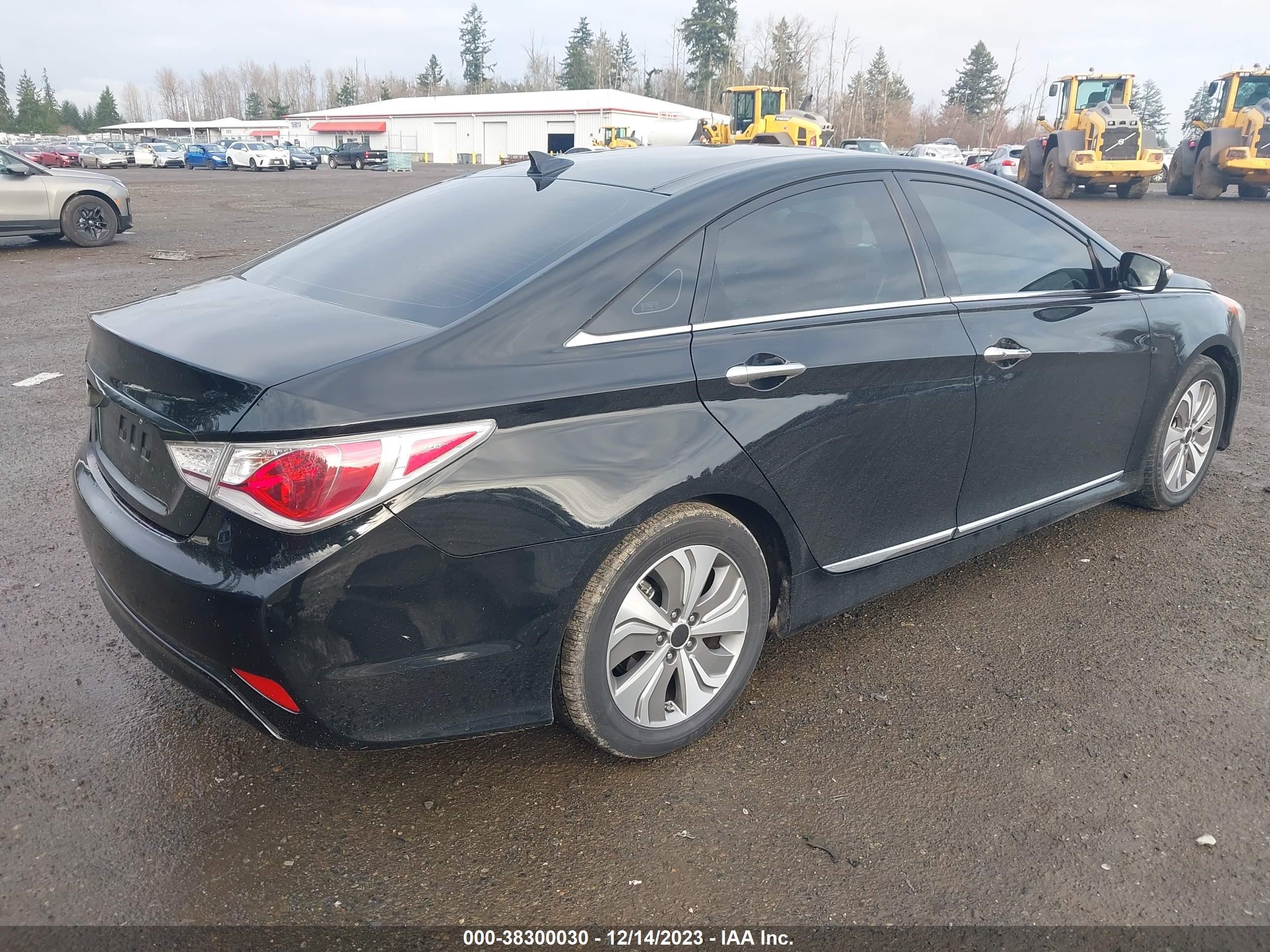 Photo 3 VIN: KMHEC4A41DA050519 - HYUNDAI SONATA 