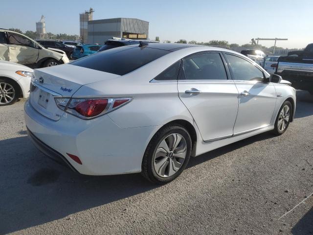 Photo 2 VIN: KMHEC4A41FA122015 - HYUNDAI SONATA HYB 