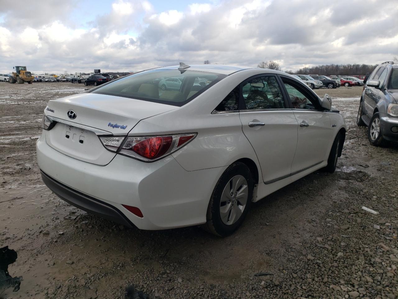 Photo 2 VIN: KMHEC4A41FA128414 - HYUNDAI SONATA 