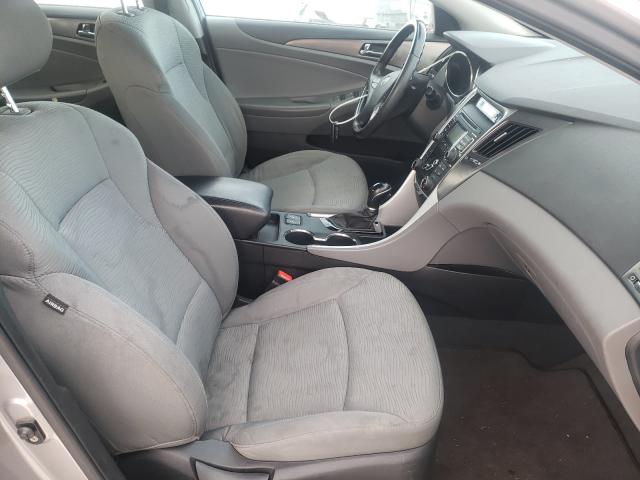 Photo 4 VIN: KMHEC4A42BA004095 - HYUNDAI SONATA HYB 