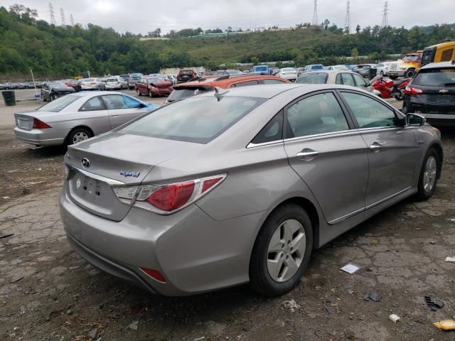 Photo 3 VIN: KMHEC4A42BA006672 - HYUNDAI SONATA 